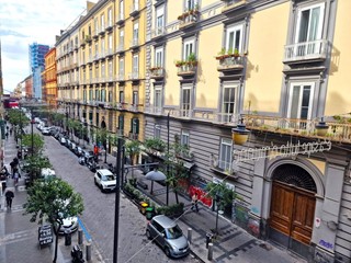 Appartamento in Vendita a Napoli, 800'000&euro;, 265 m²