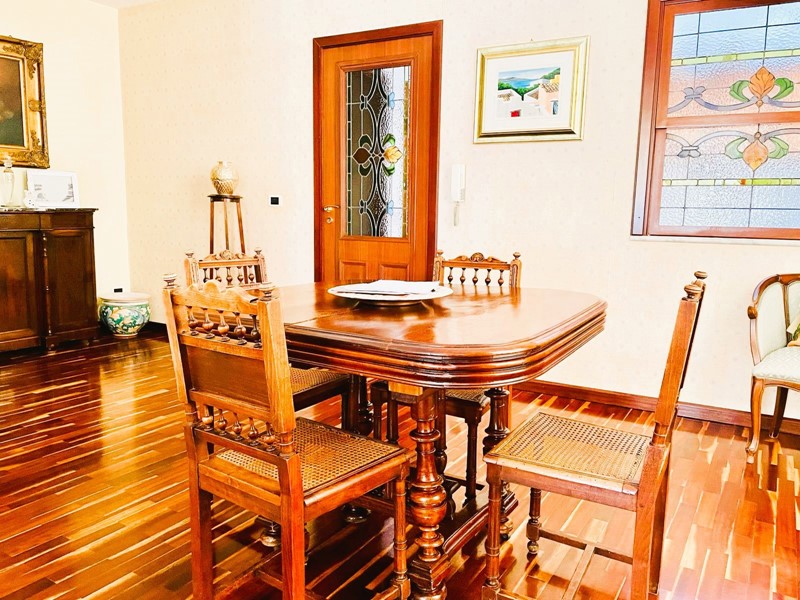 Appartamento in Vendita a Agrigento, 235'000&euro;, 260 m², con Box