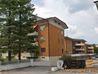 Appartamento in Vendita a Udine, 56'000&euro;, 94 m²