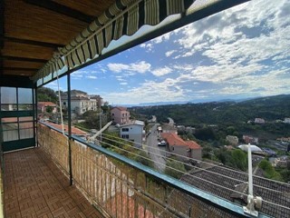 Appartamento in Vendita a Celle Ligure, 165'000&euro;, 65 m²