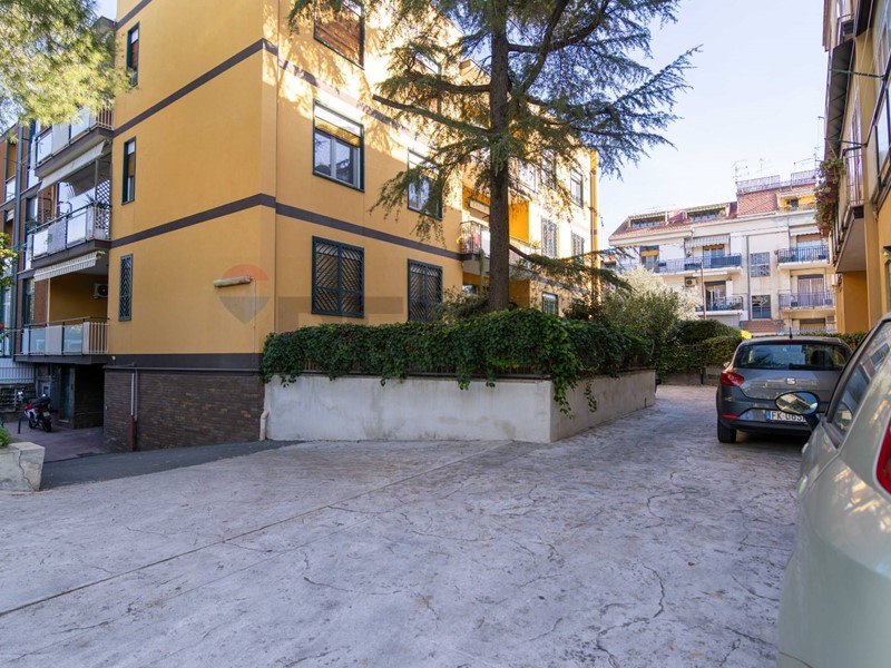 Appartamento in Vendita a Sant'Agata li Battiati, 203'000&euro;, 149 m²