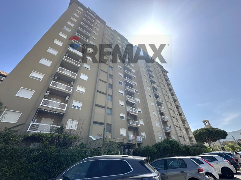 Appartamento in Vendita a Palermo, 210'000&euro;, 135 m²