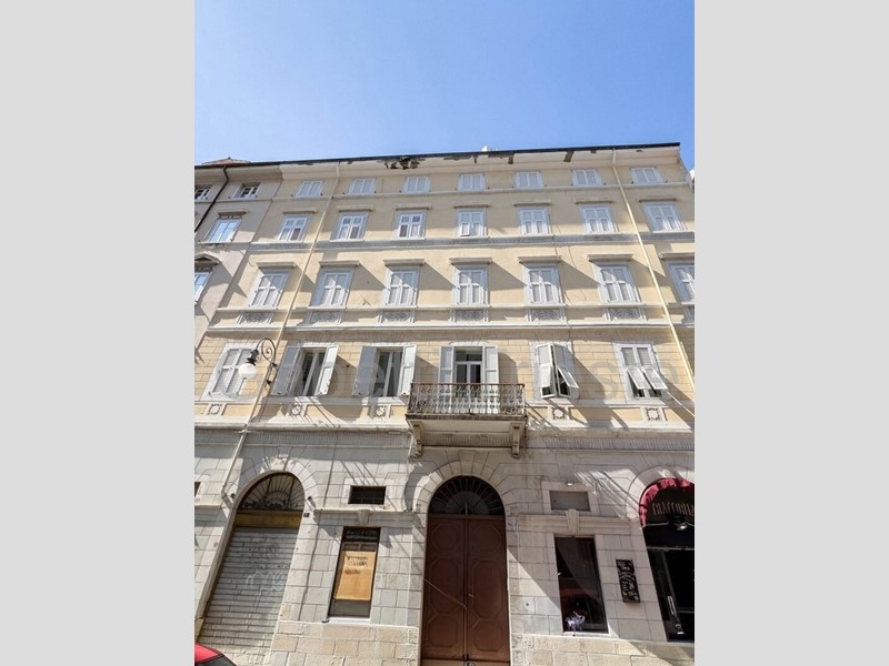 Quadrilocale in Vendita a Trieste, 365'000&euro;, 168 m²