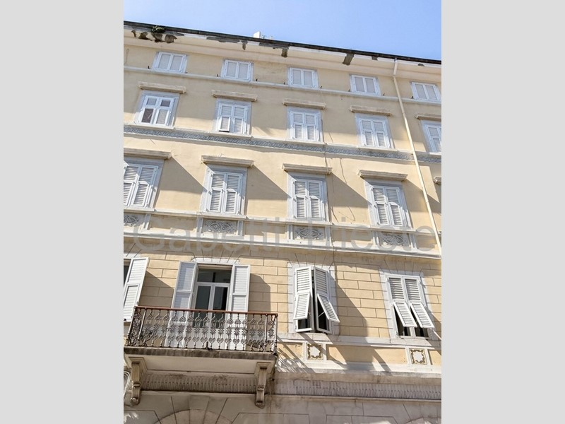 Quadrilocale in Vendita a Trieste, 300'000&euro;, 135 m²