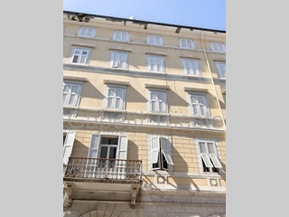 Quadrilocale in Vendita a Trieste, 300'000&euro;, 135 m²