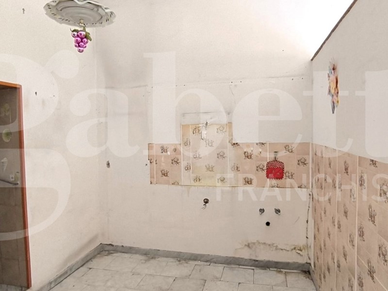 Monolocale in Vendita a Napoli, 65'000&euro;, 35 m²