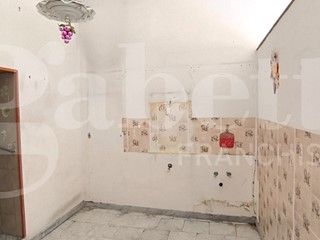 Monolocale in Vendita a Napoli, 65'000&euro;, 35 m²