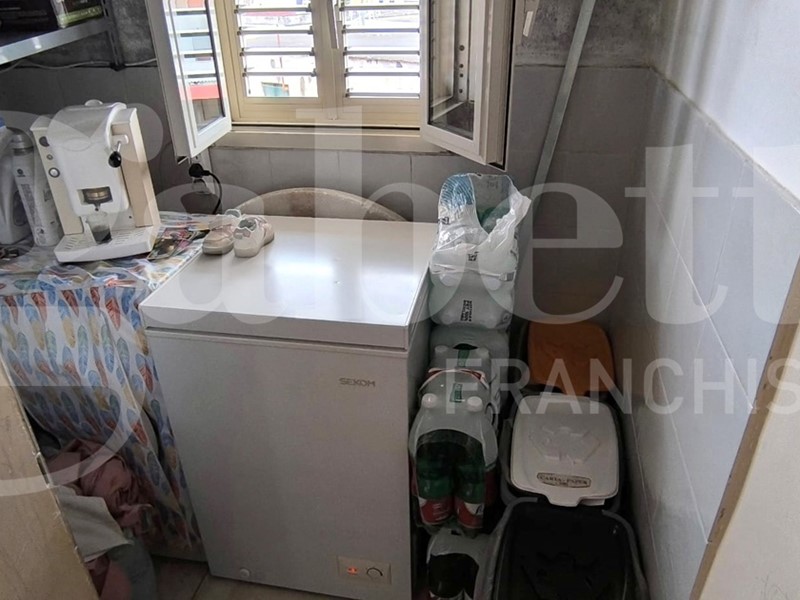 Monolocale in Vendita a Napoli, 95'000&euro;, 55 m²