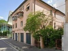 Trilocale in Vendita a Venezia, 76'530&euro;, 59 m², con Box