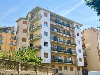 Quadrilocale in Vendita a Imperia, 157'000&euro;, 75 m²
