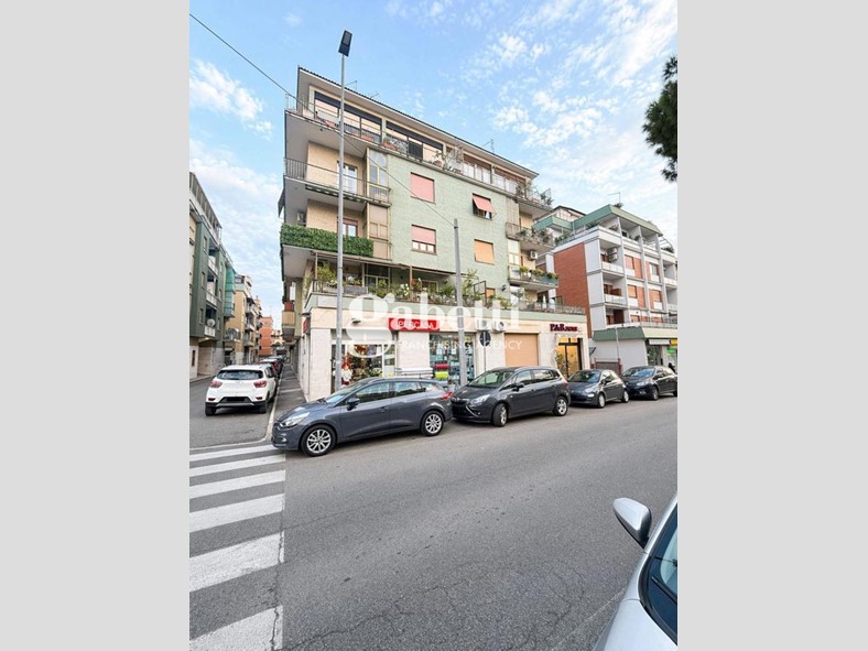 Bilocale in Vendita a Roma, 207'000&euro;, 63 m²