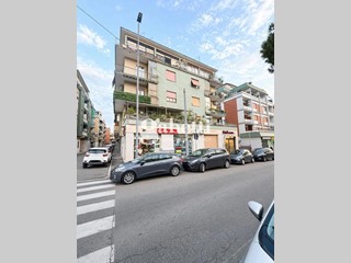 Bilocale in Vendita a Roma, 207'000&euro;, 63 m²