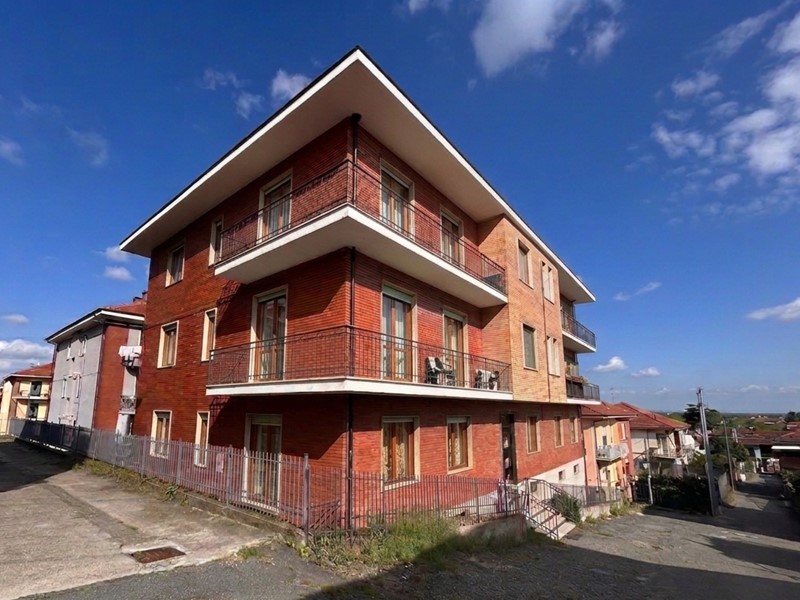 Quadrilocale in Vendita a Piossasco, 80'000&euro;, 95 m²