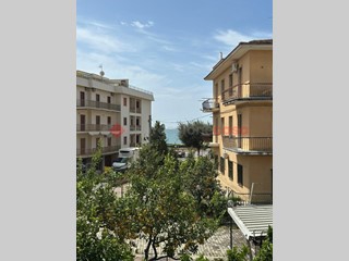 Trilocale in Vendita a Minturno, 259'000&euro;, 75 m², arredato