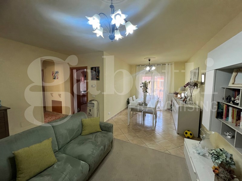 Trilocale in Vendita a Amantea, 105'000&euro;, 121 m², con Box