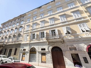 Appartamento in Vendita a Trieste, 330'000&euro;, 151 m²
