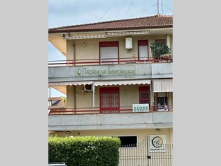Quadrilocale in Vendita a Taormina, 120'000&euro;, 90 m²