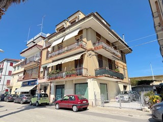 Appartamento in Vendita a San Benedetto del Tronto, 410'000&euro;, 128 m²