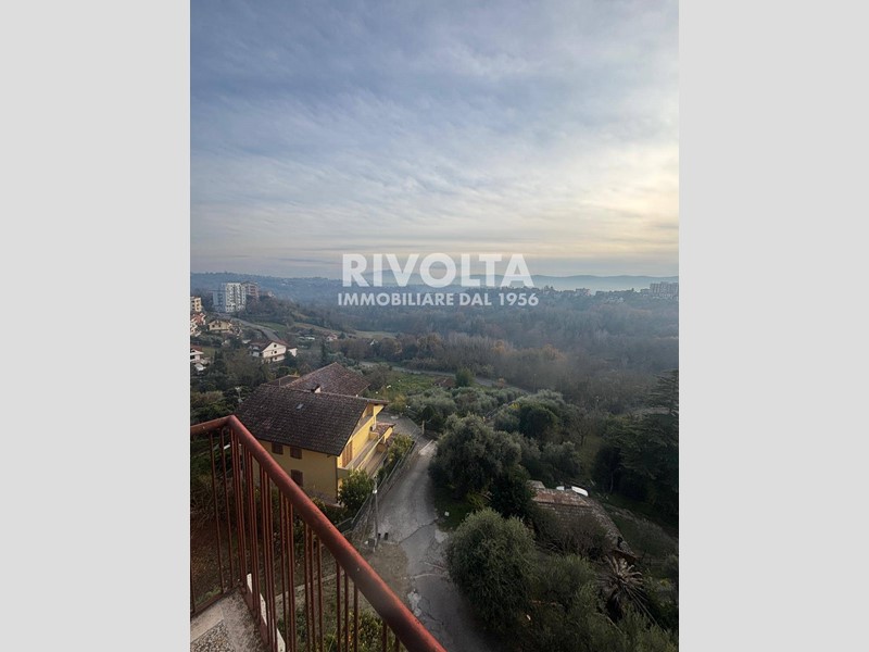 Appartamento in Vendita a Frosinone, 150'000&euro;, 290 m²