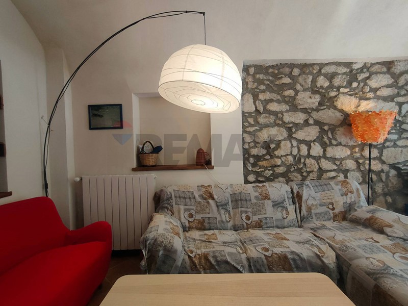 Appartamento in Vendita a Villetta Barrea, 105'000&euro;, 150 m²