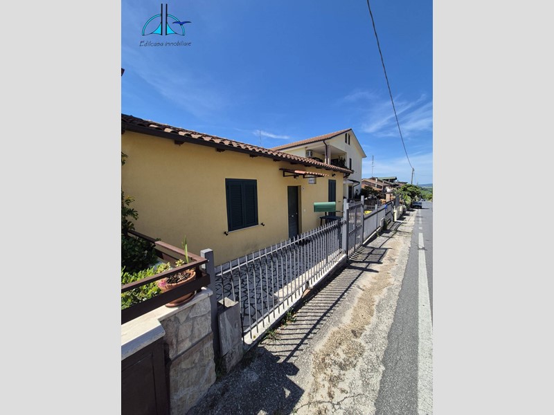 Trilocale in Vendita a Fara in Sabina, 74'000&euro;, 55 m²
