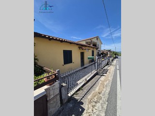 Trilocale in Vendita a Fara in Sabina, 74'000&euro;, 55 m²