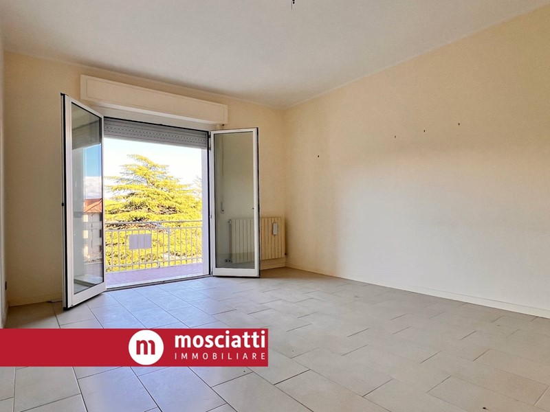 Appartamento in Vendita a Esanatoglia, 55'000&euro;, 85 m²