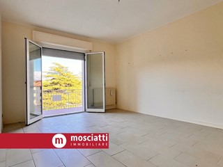 Appartamento in Vendita a Esanatoglia, 55'000&euro;, 85 m²