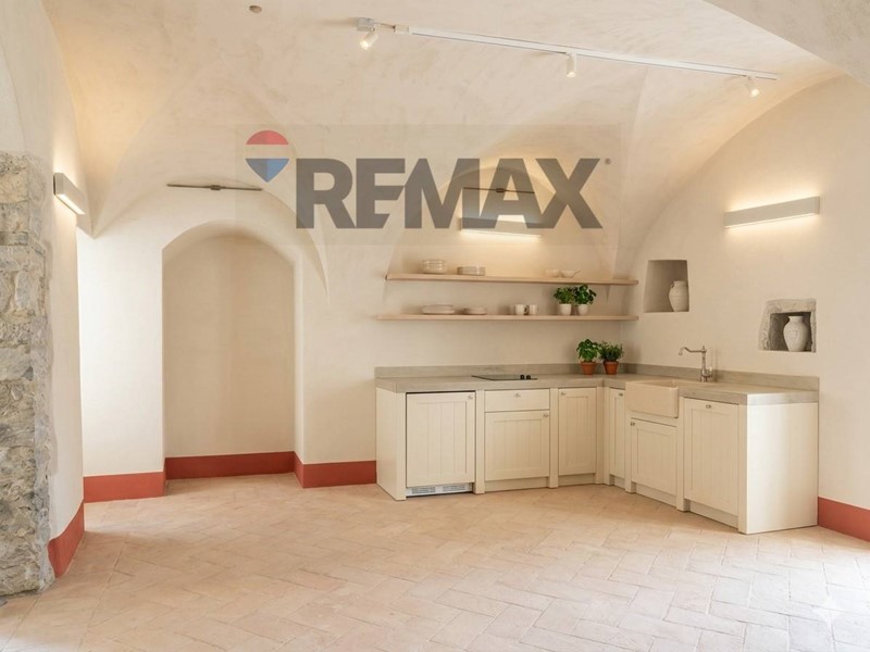 Bilocale in Vendita a Riva di Solto, 150'000&euro;, 80 m²