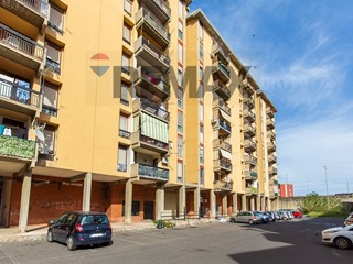 Appartamento in Vendita a Catania, 78'000&euro;, 119 m²