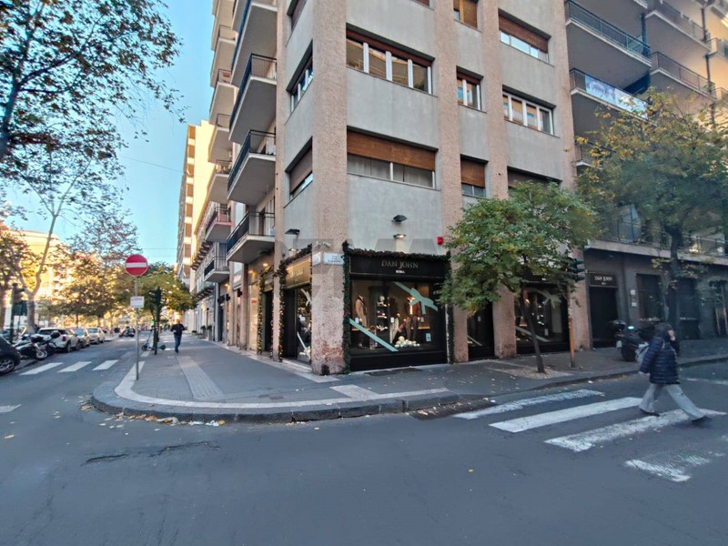 Appartamento in Vendita a Catania, 100'000&euro;, 125 m²