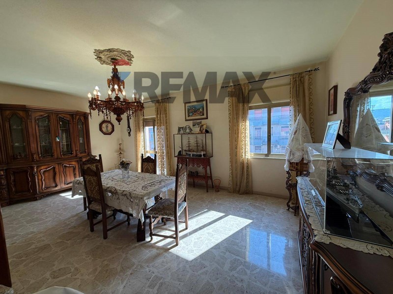 Appartamento in Vendita a Priolo Gargallo, 67'000&euro;, 165 m²