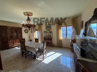 Appartamento in Vendita a Priolo Gargallo, 67'000&euro;, 165 m²