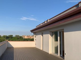 Attico in Vendita a Mantova, 550'000&euro;, 200 m²