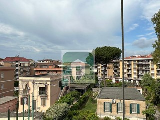Bilocale in Vendita a Roma, 299'000&euro;, 75 m²