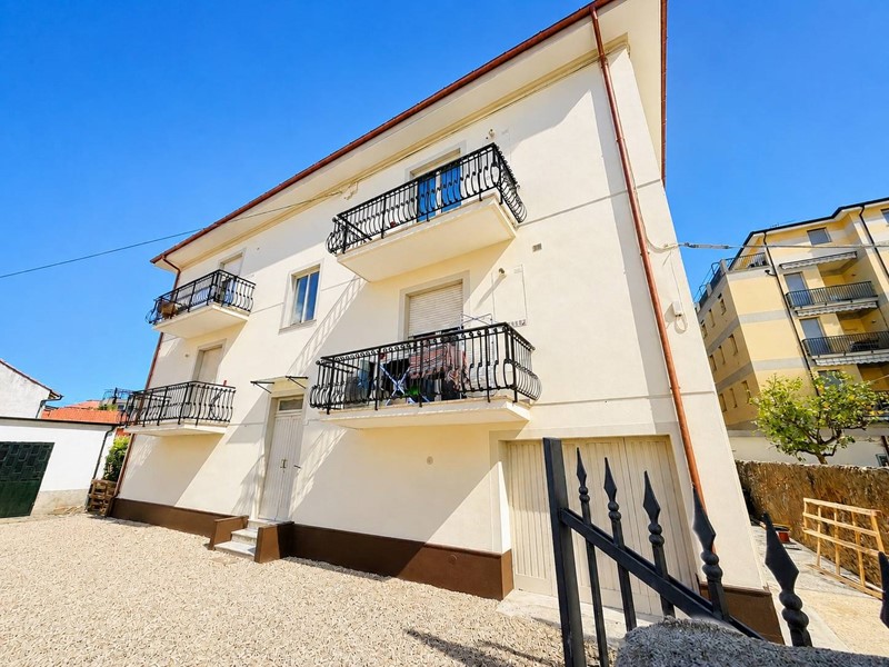 Trilocale in Vendita a Diano Marina, 285'000&euro;, 77 m²