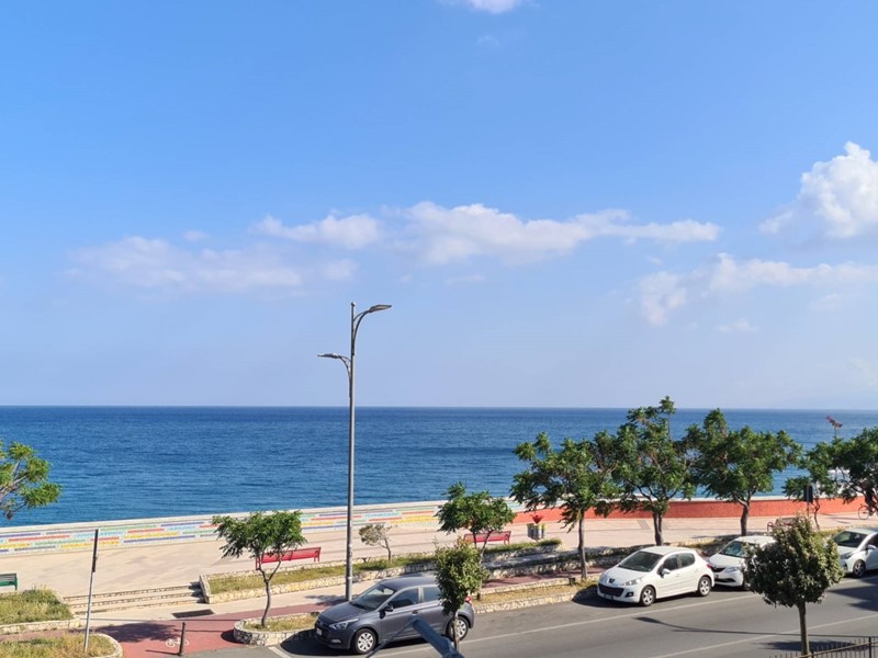 Trilocale in Affitto a Catanzaro, 2'100&euro;, 90 m²