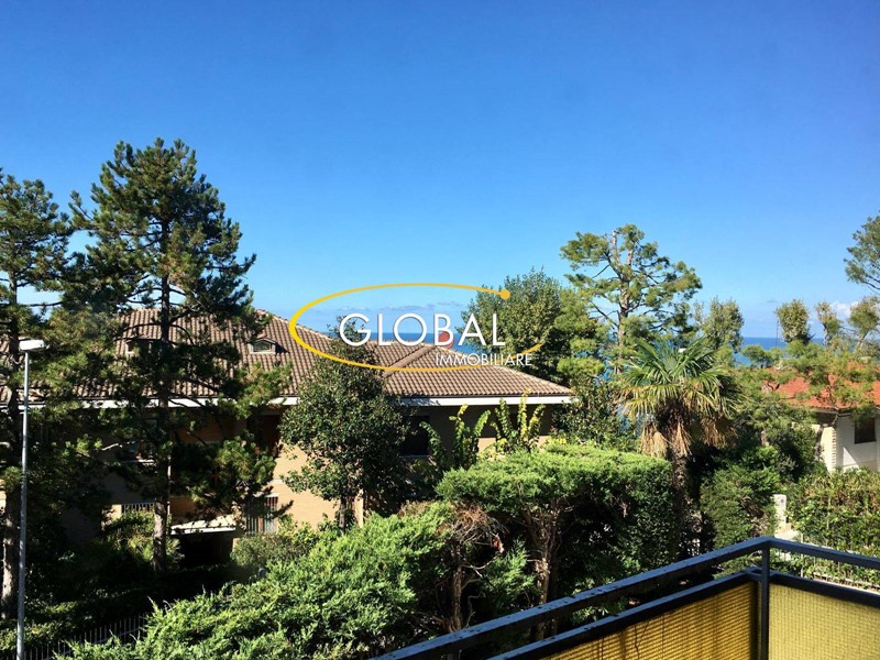 Quadrilocale in Affitto a Ancona, 950&euro;, 85 m²