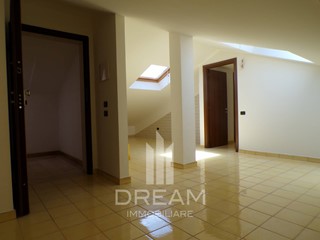 Attico in Affitto a Quartu Sant'Elena, 650&euro;, 70 m²