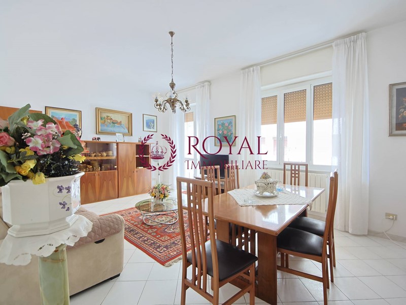 Appartamento in Affitto a Livorno, 850&euro;, 115 m²