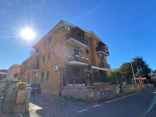 Bilocale in Vendita a Roma, 169'000&euro;, 60 m², arredato