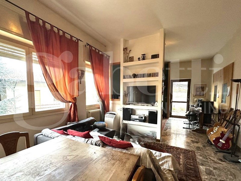 Trilocale in Vendita a Brescia, 350'000&euro;, 165 m², con Box