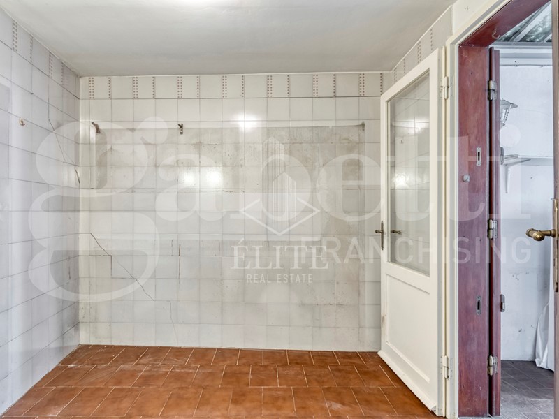 Appartamento in Vendita a Bologna, 680'000&euro;, 160 m², con Box