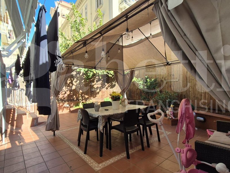 Quadrilocale in Vendita a Napoli, 350'000&euro;, 100 m²