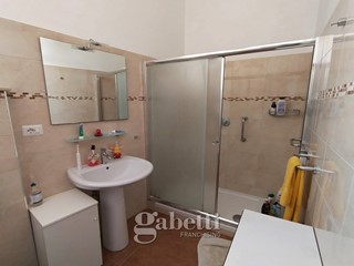 Appartamento in Vendita a Campobasso, 95'000&euro;, 182 m², arredato