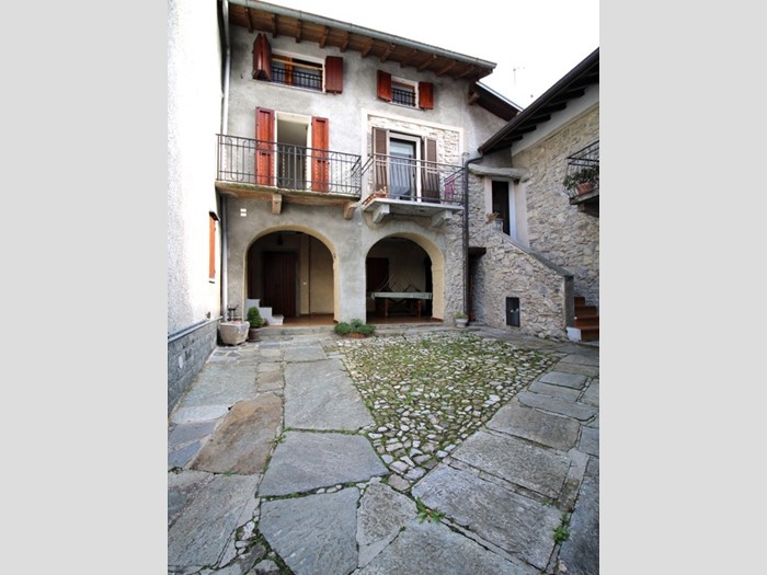 Appartamento in Vendita a Alta Valle Intelvi, 41'000&euro;, 78 m²