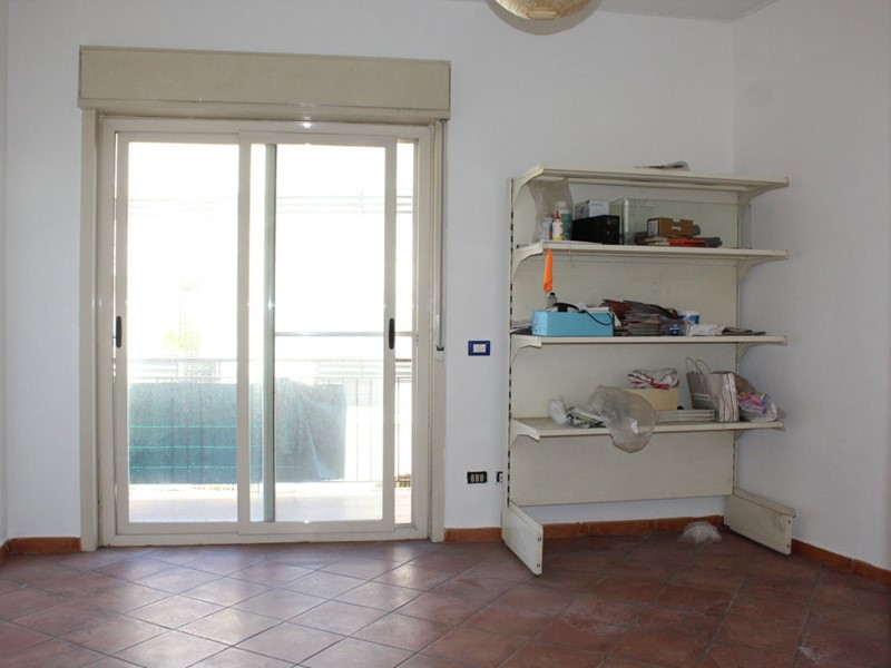 Quadrilocale in Vendita a Palermo, 155'000&euro;, 140 m²