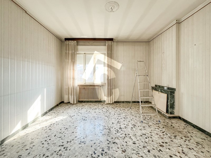 Quadrilocale in Vendita a Montecarotto, 55'000&euro;, 152 m²