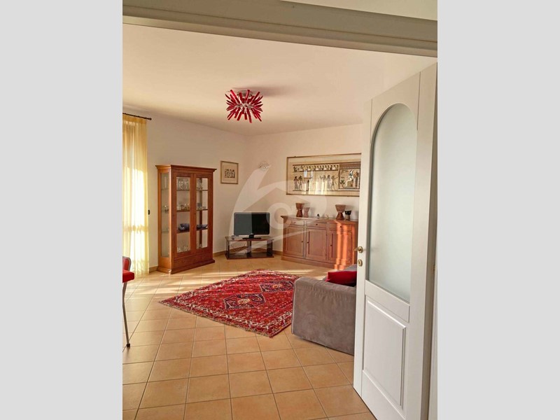 Trilocale in Affitto a Laveno Mombello, 950&euro;, 97 m², arredato, con Box