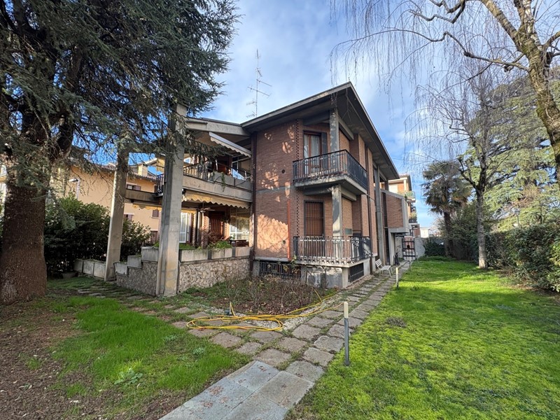 Appartamento in Affitto a Cavriago, 900&euro;, 150 m², arredato, con Box